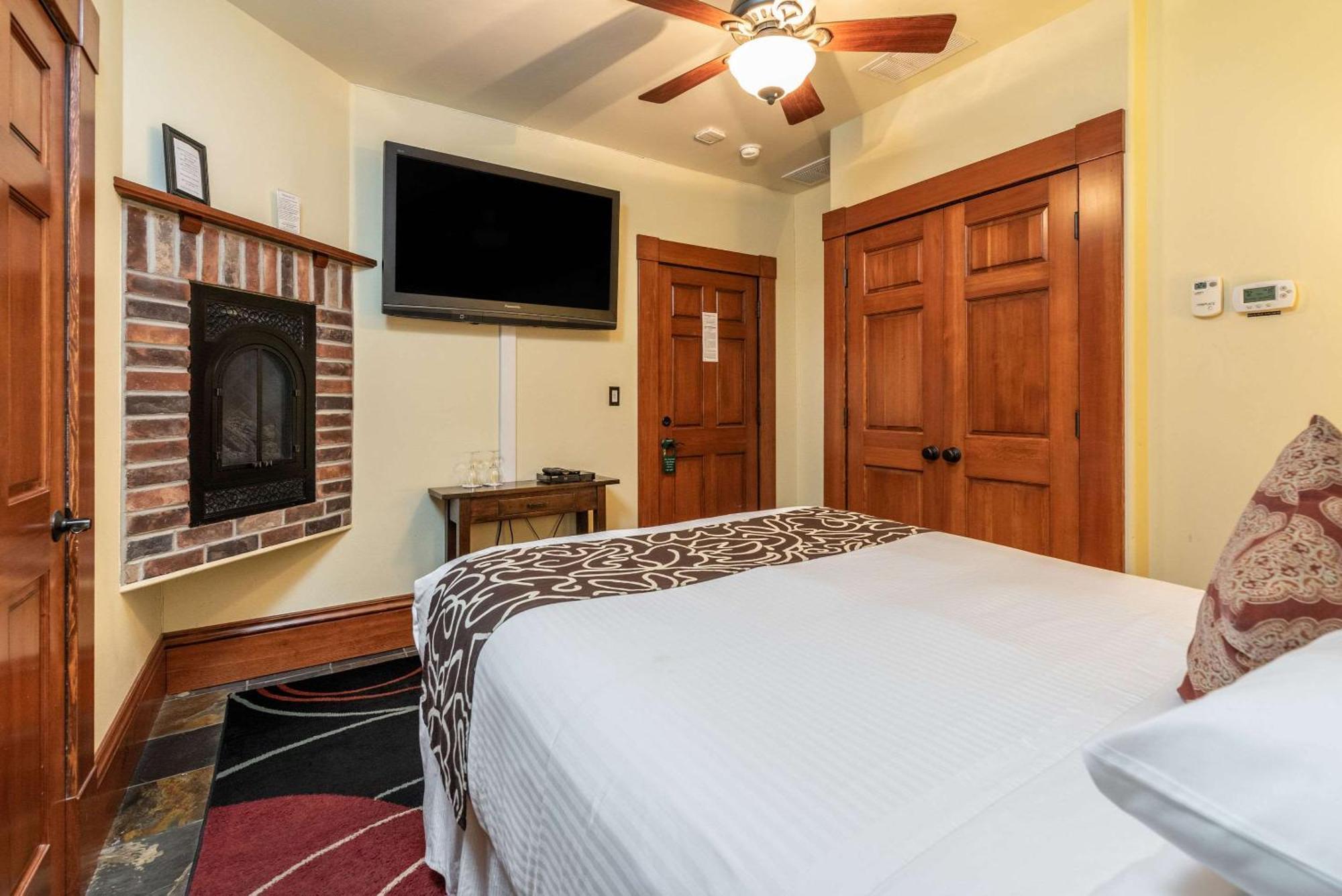 Hotel Napa Valley, Ascend Hotel Collection Экстерьер фото