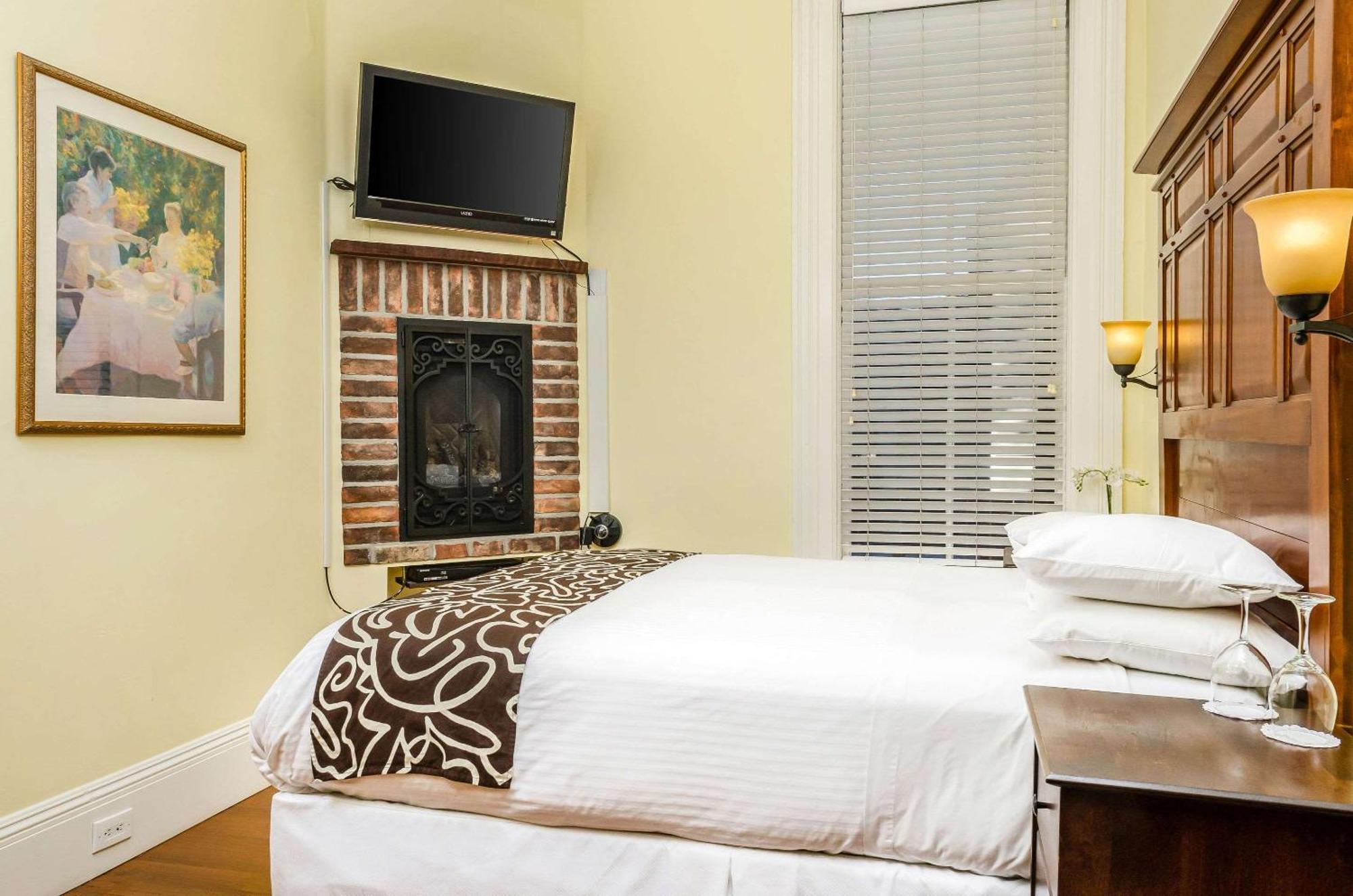 Hotel Napa Valley, Ascend Hotel Collection Экстерьер фото